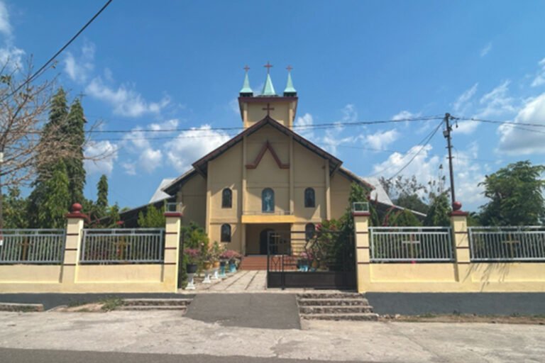 Gereja Paroki Lamahora