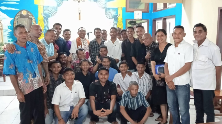 Uskup Larantuka Mgr. Yohanes Hans Monteiro hadir dan merayakan ekaristi bersama warga binaan Rutan Larantuka